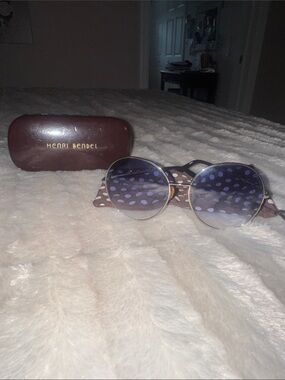 henri bendel Blue Love Child Sunglasses w/ Case & Bag